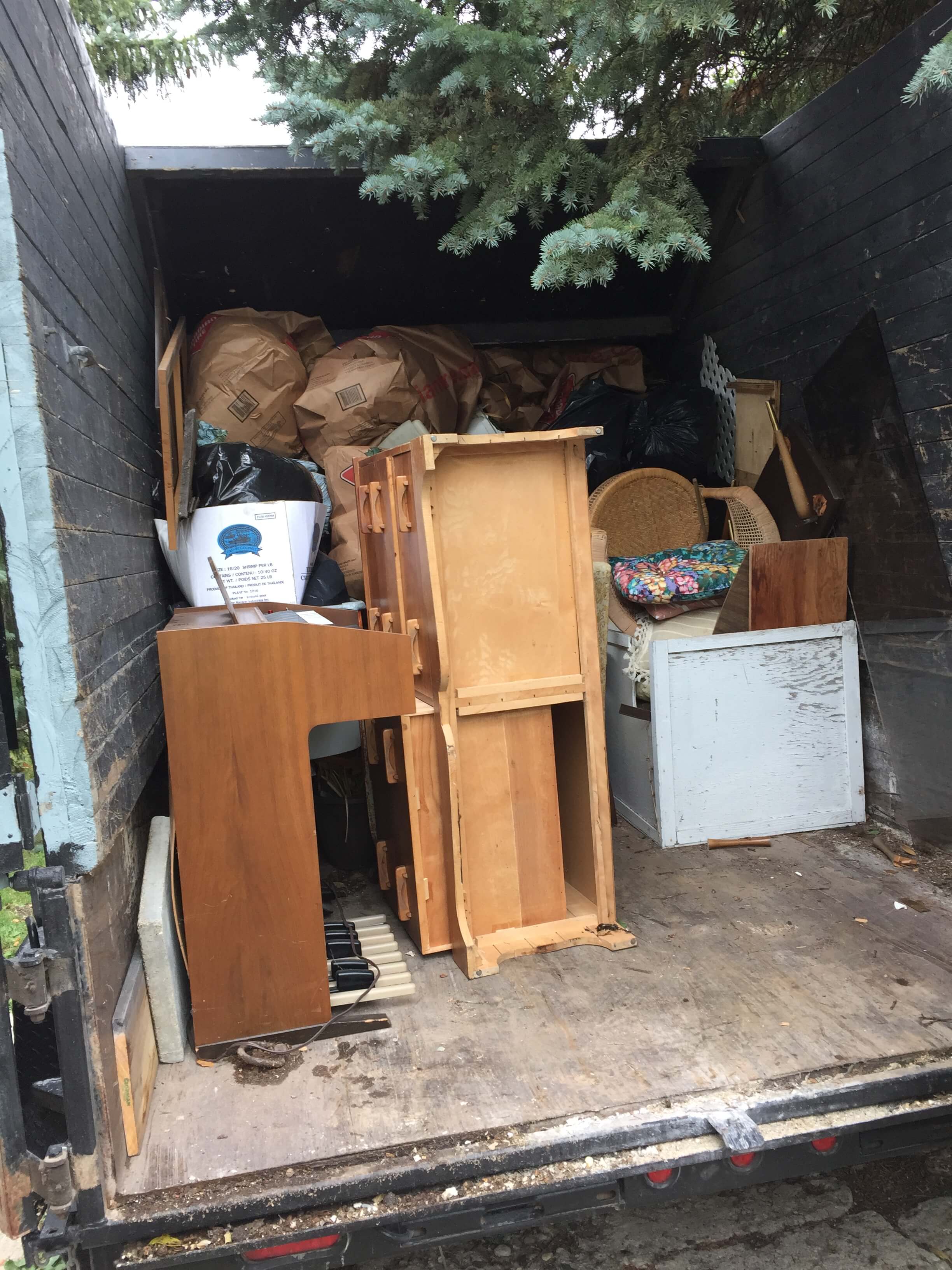 Junk To Go, Junk Removal Winnipeg, Garbage Truck, Dump trailer, dump truck, Garbage Removal, Bin service, dumpster, cont