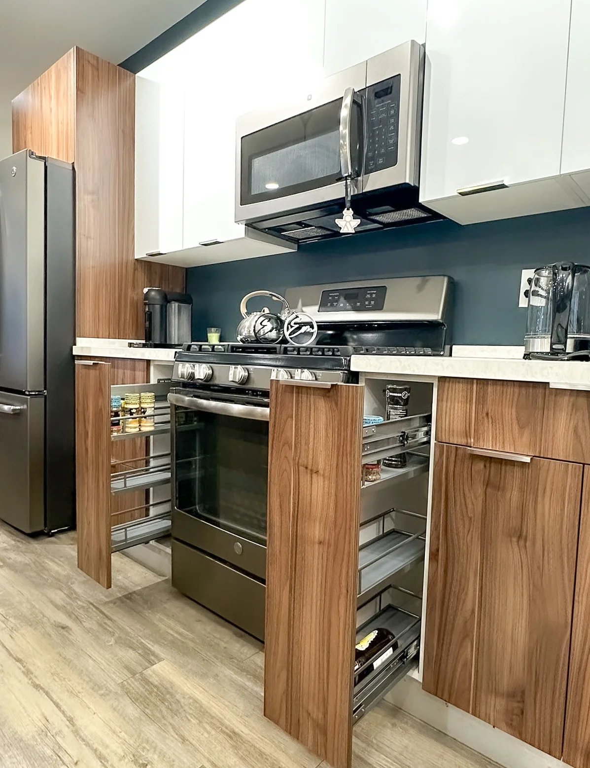 Custom Kitchen cabinets winnipeg